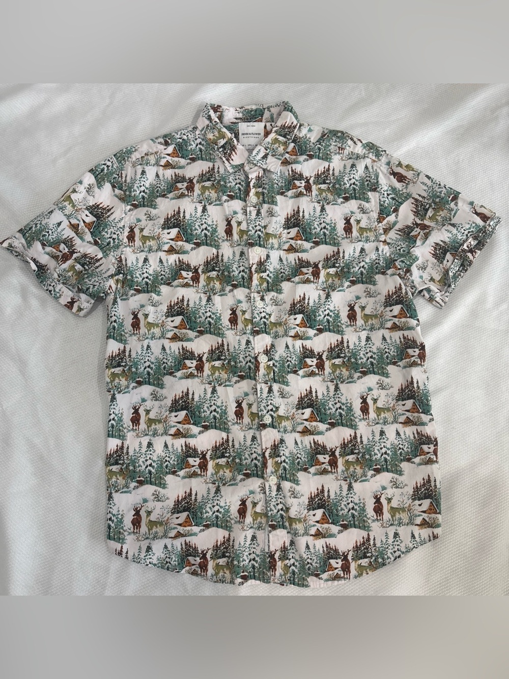 Denim & Flower Mens Shirt White Cabin Deer Forest Button Up Size L 100% Cotton